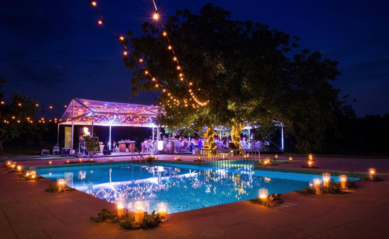 Villa Poropati, Groznjan, Istria - Luxury Countryside Estate For Up To 19 Persons - Large Pool Of 80M2 With Kids Section ภายนอก รูปภาพ