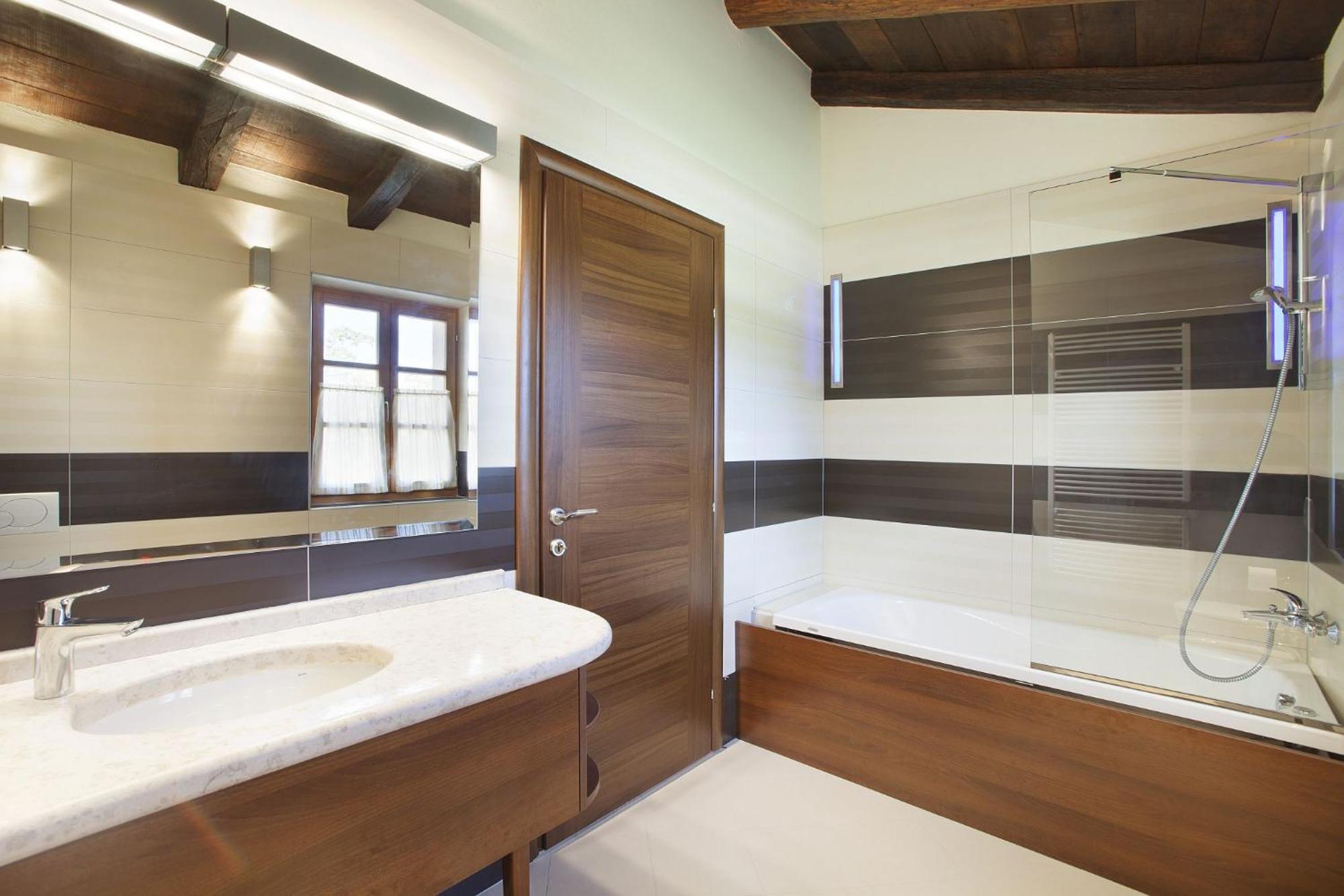 Villa Poropati, Groznjan, Istria - Luxury Countryside Estate For Up To 19 Persons - Large Pool Of 80M2 With Kids Section ภายนอก รูปภาพ