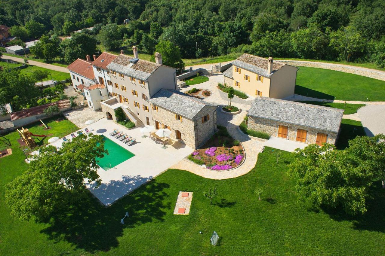 Villa Poropati, Groznjan, Istria - Luxury Countryside Estate For Up To 19 Persons - Large Pool Of 80M2 With Kids Section ภายนอก รูปภาพ